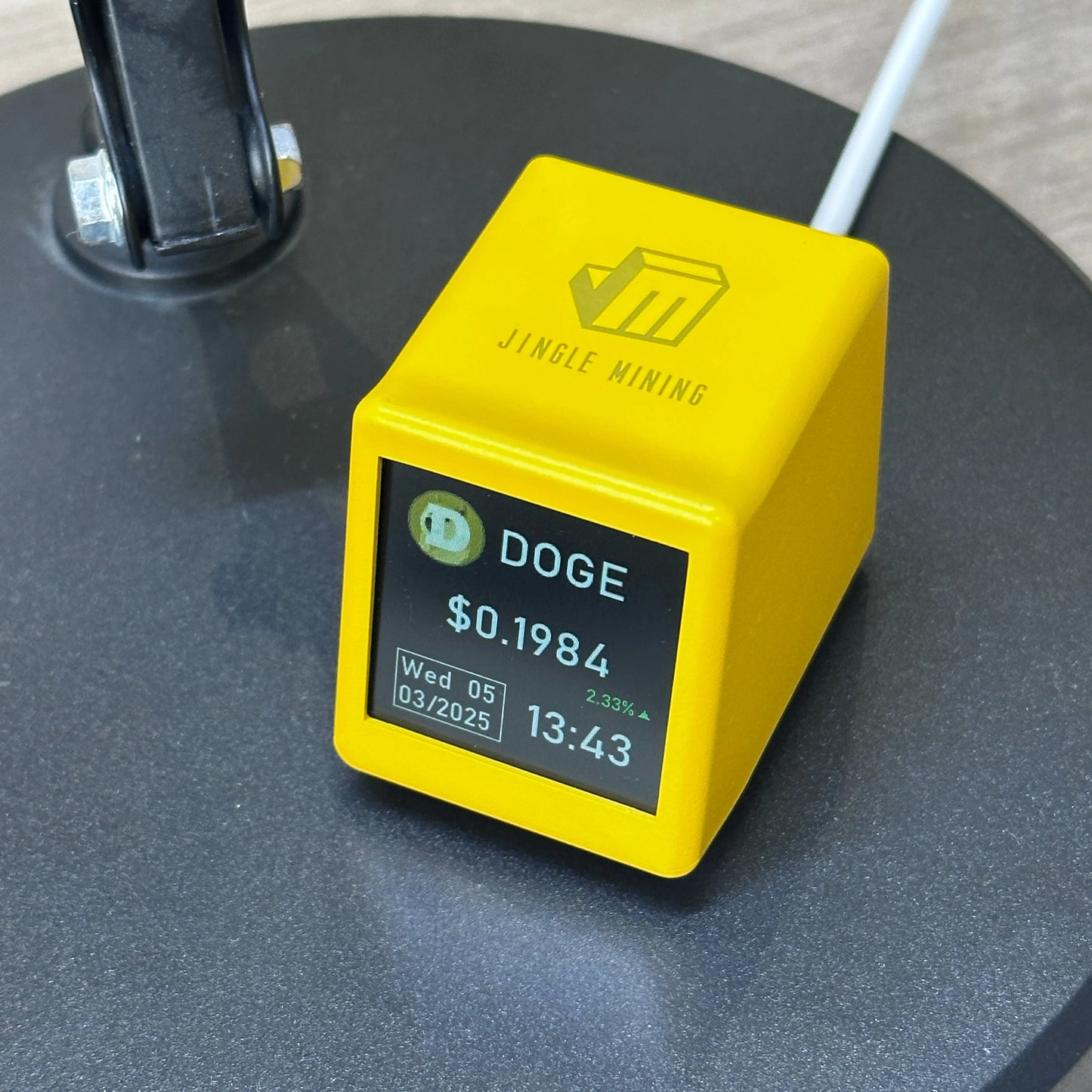 Jingle Mining Cryptocurrency Price Display Weather Temperature Humidity Time Alarm Clock Crypto Tracker BTC ETH DOGE Portable